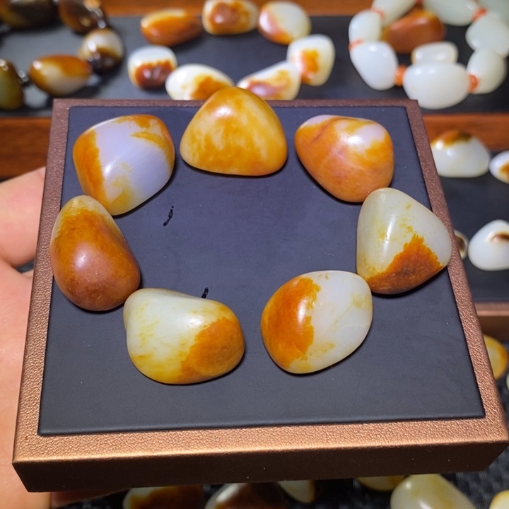 和田玉未镶嵌手串