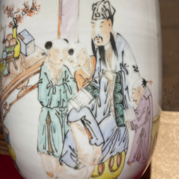 俞子明浅降彩棒槌瓶