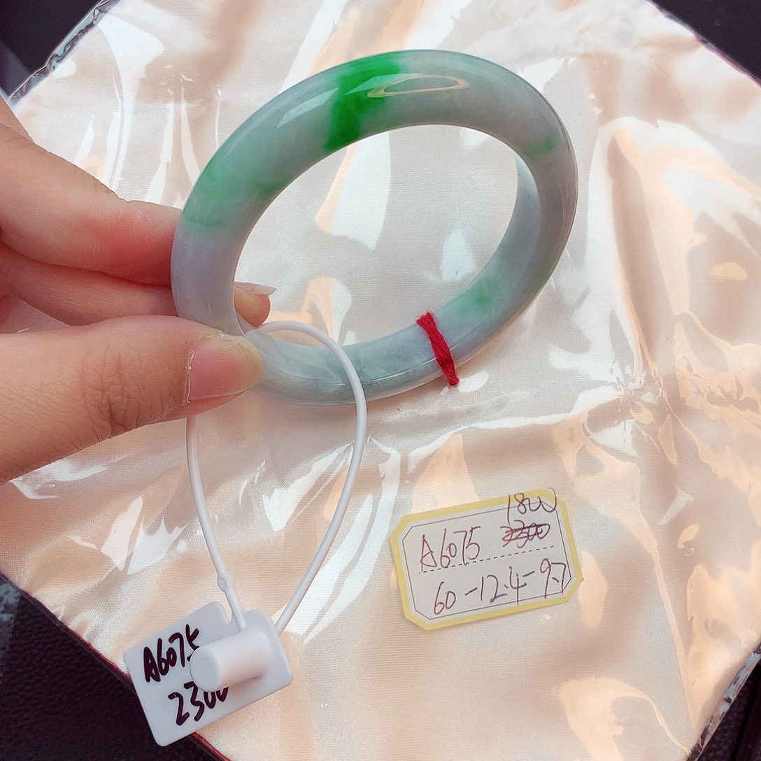 翡翠手镯未镶嵌天然缅甸翡翠A货