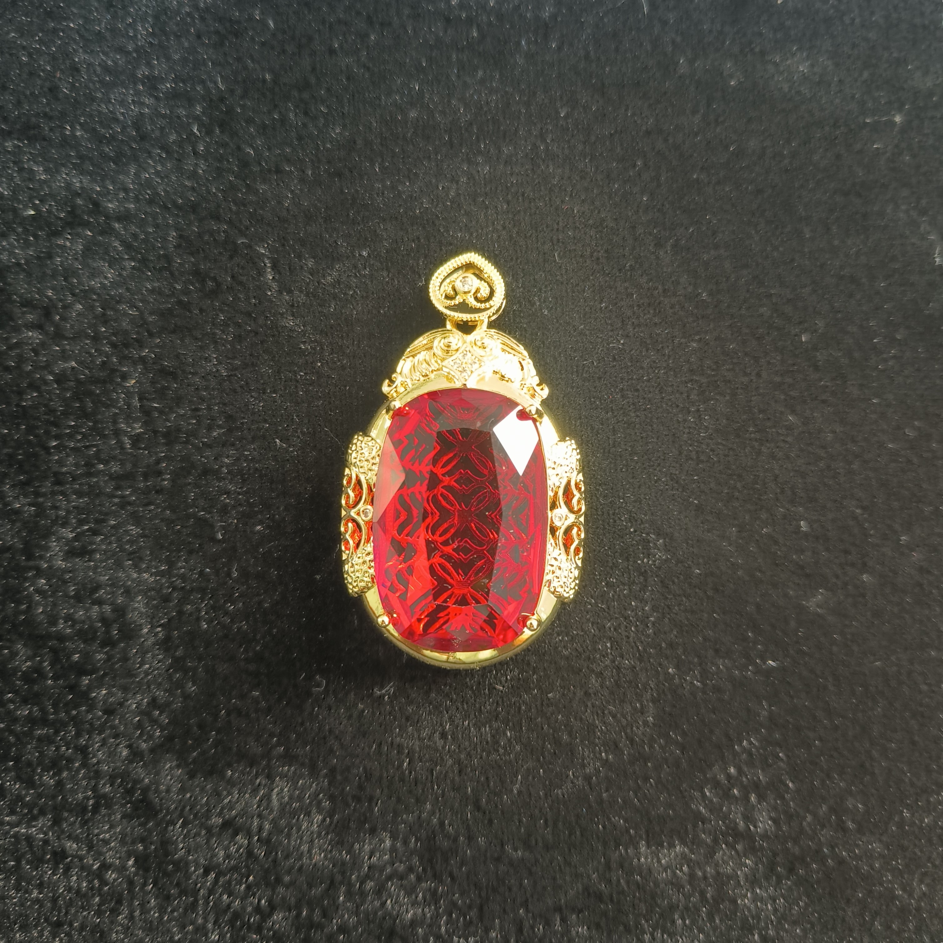  高定--馆藏--收藏级首饰配礼盒配链子A050