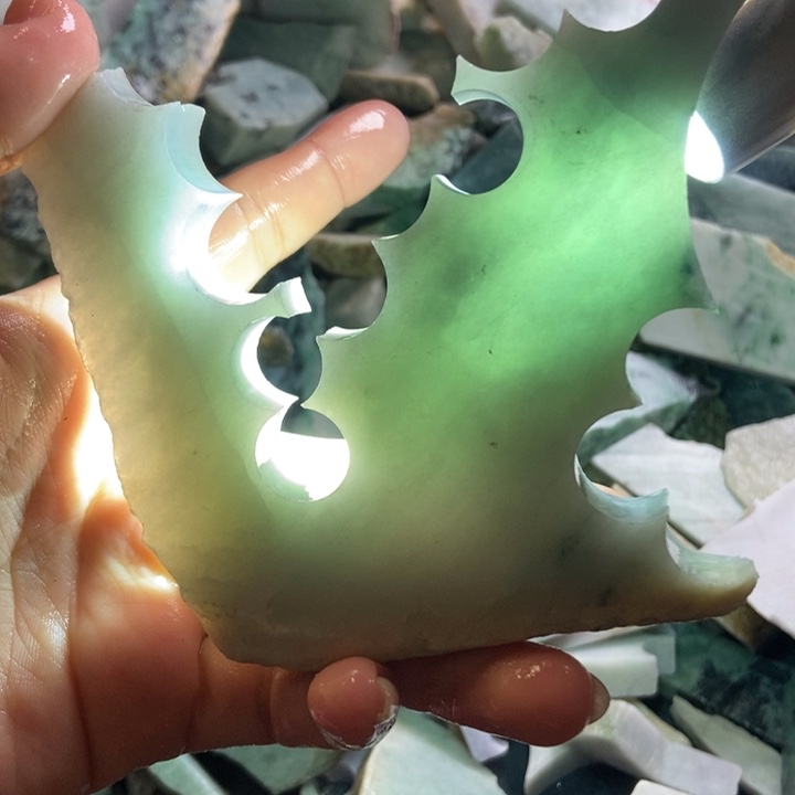 翡翠颈饰未镶嵌天然翡翠