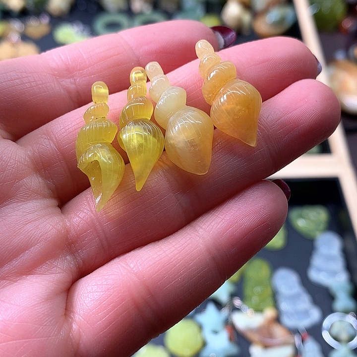 蛇纹石玉耳环未镶嵌