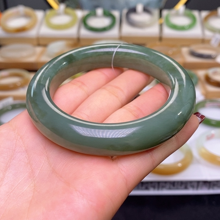 和田玉未镶嵌手镯5657