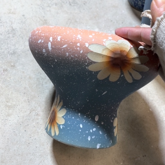 罐默认微瑕，有孔编号13-270