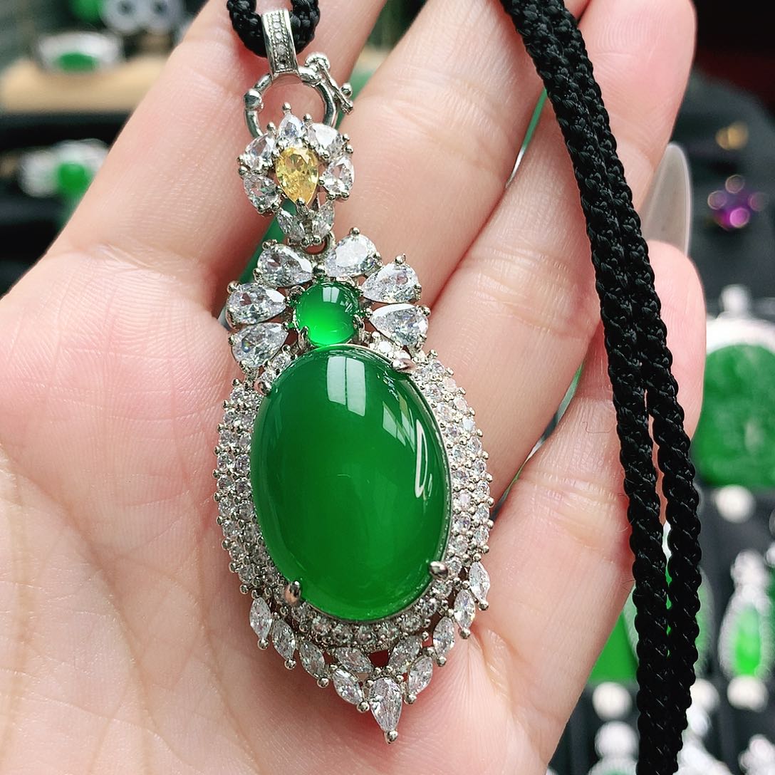 玛瑙/玉髓未镶嵌吊坠