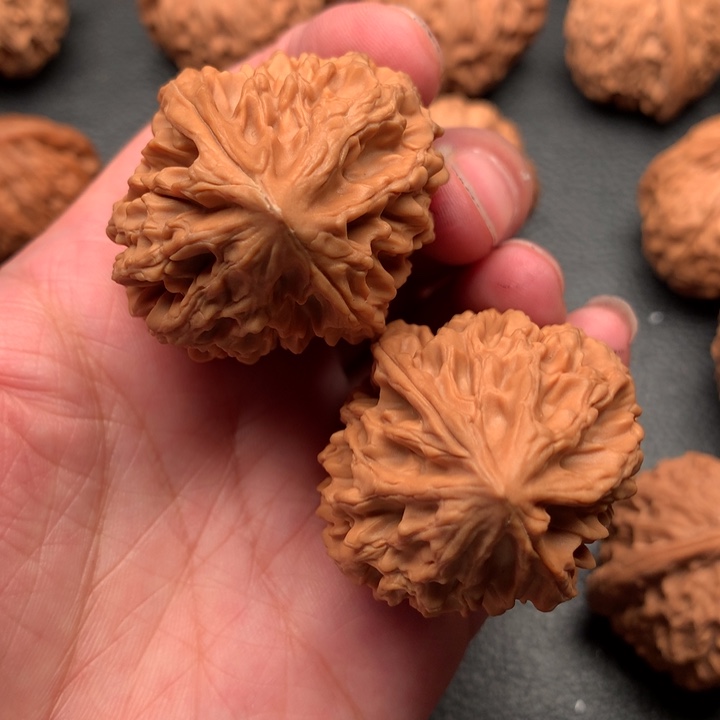 文玩核桃吊坠零***贰狮子头