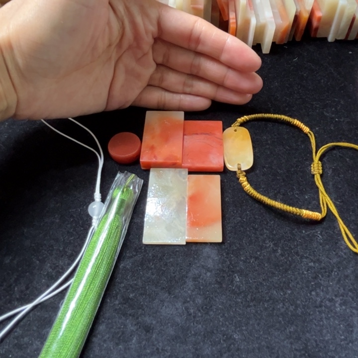 陈***美老挝石老挝石。。。。。。。