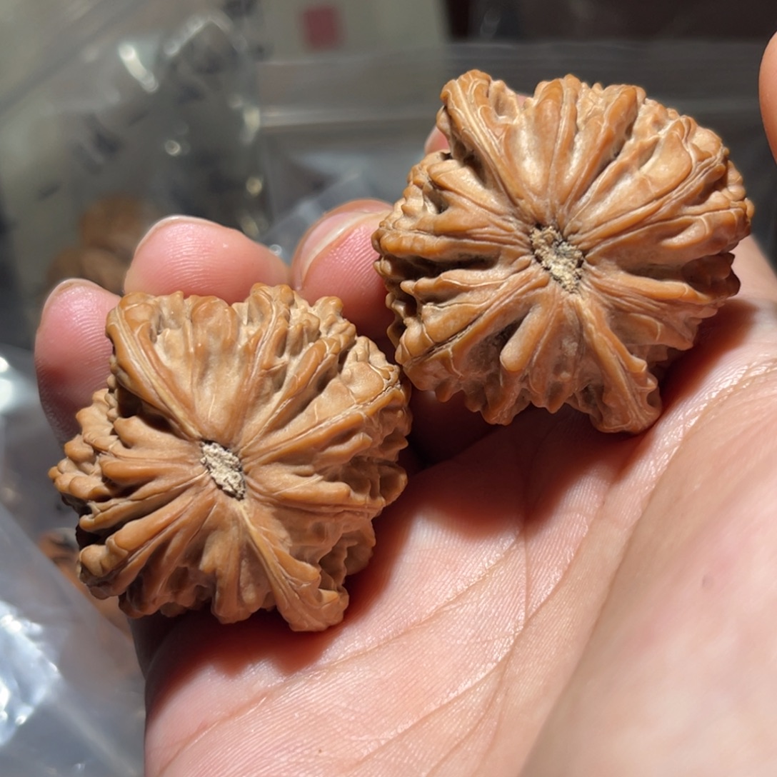 卡***卡吊坠文玩核桃42磨盘核桃