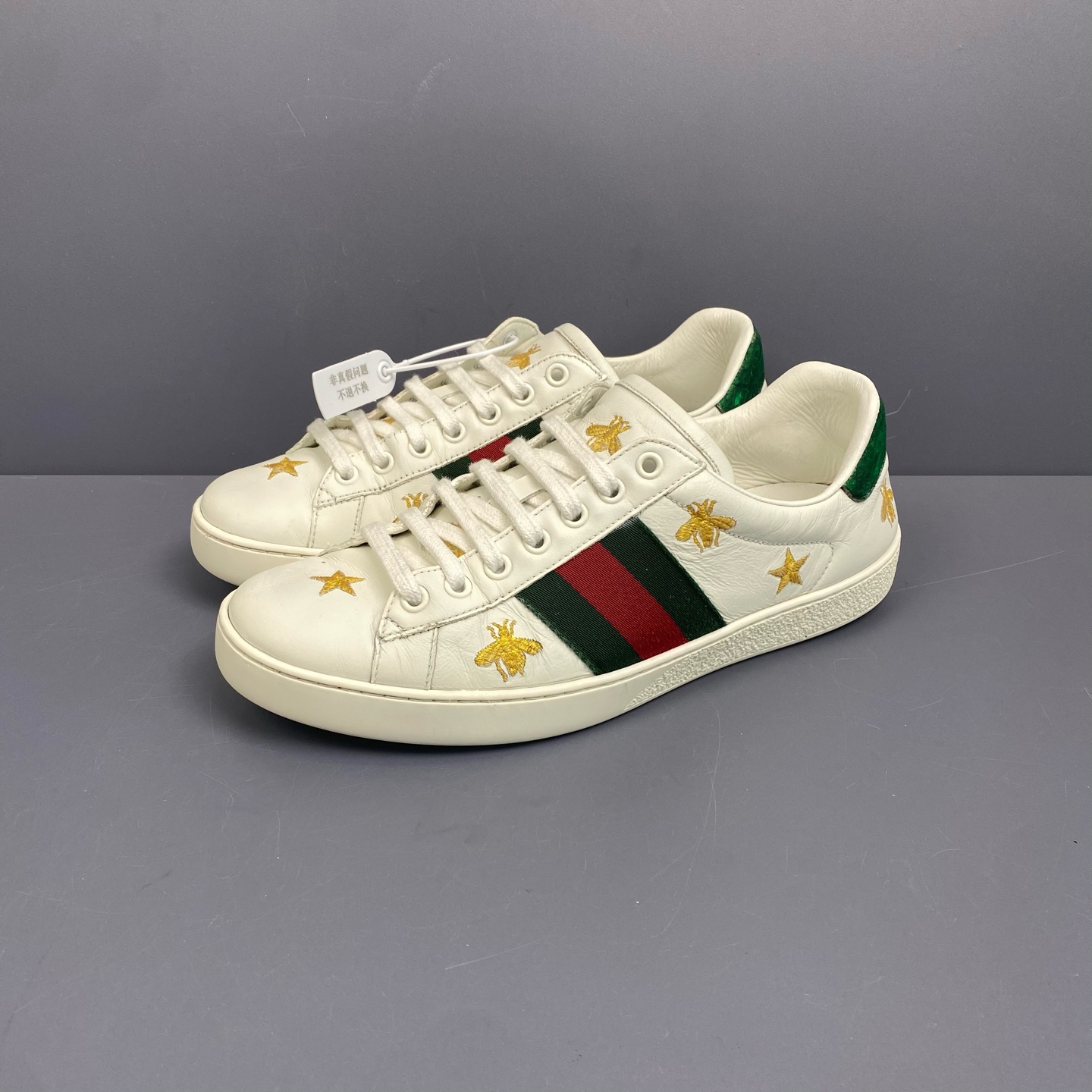95新 GUCCI/古驰 40码 古驰Gucci 金色小蜜蜂 后跟瑕疵休闲鞋 260