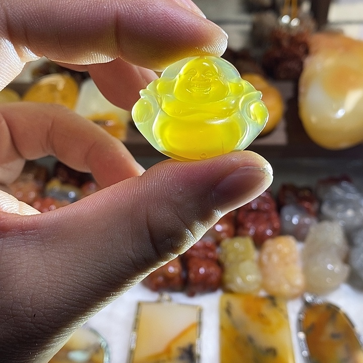 石英质玉（黄龙玉）未镶嵌吊坠(赠链)笑佛肚里藏金