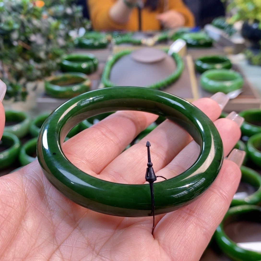 和田玉（碧玉）手镯未镶嵌