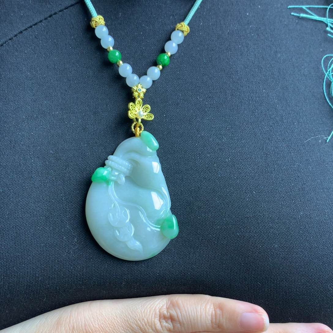 翡翠颈饰未镶嵌翡翠