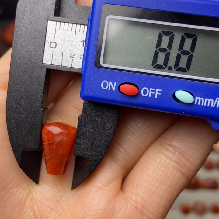 南红玛瑙配饰未镶嵌