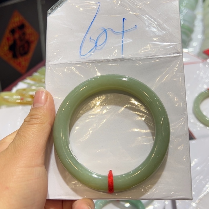 用***7和田玉未镶嵌手镯