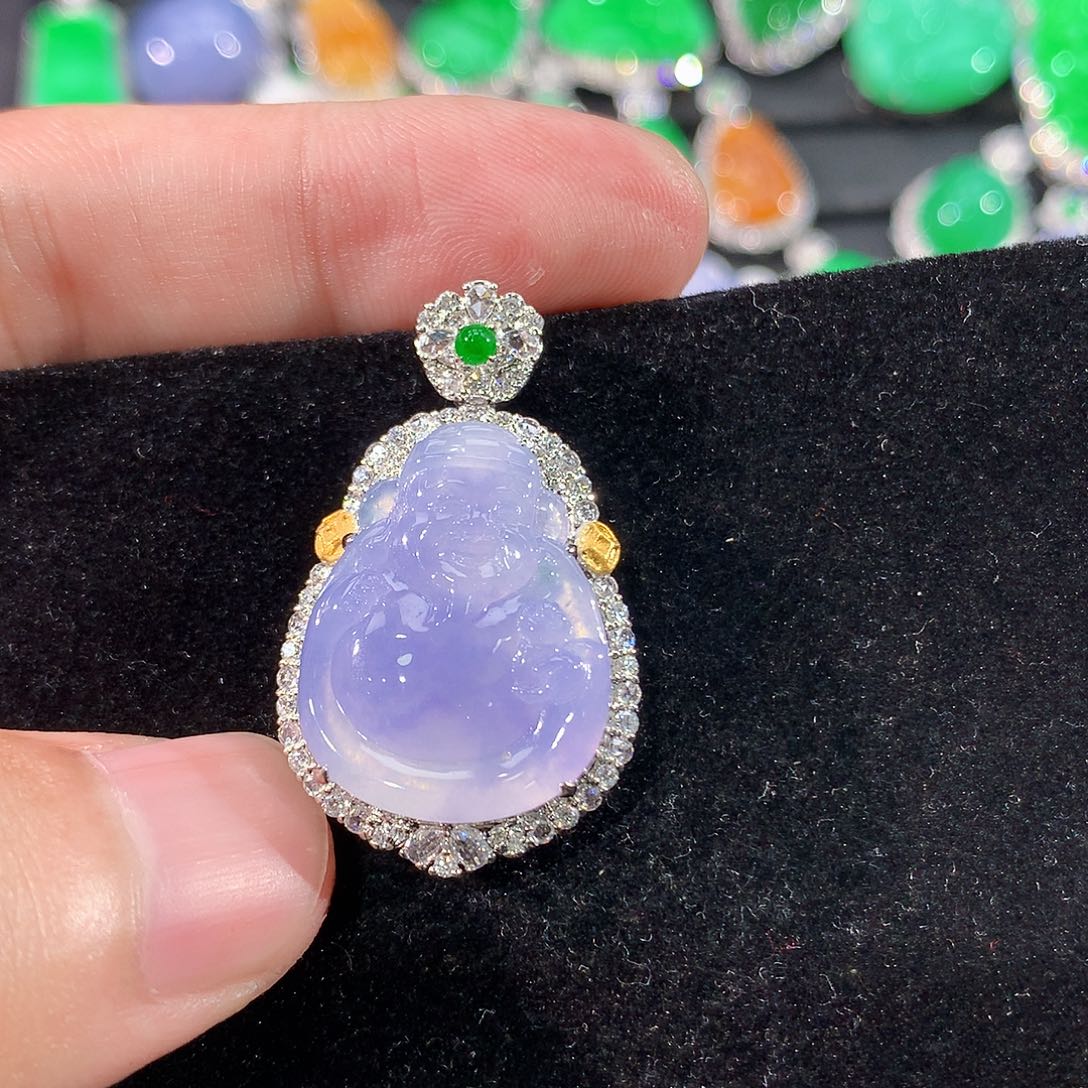 翡翠18K金镶嵌颈饰