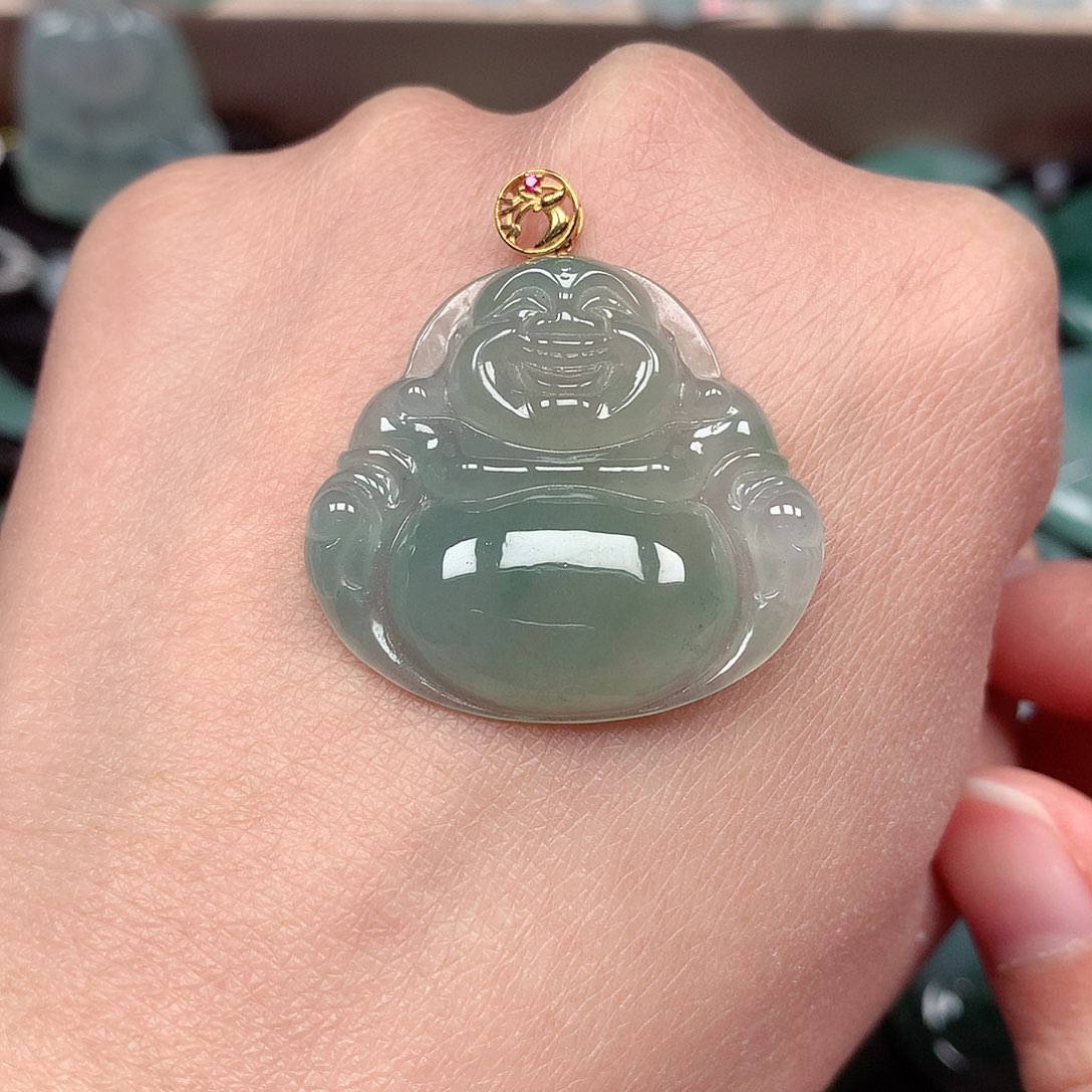 翡翠颈饰未镶嵌佛公