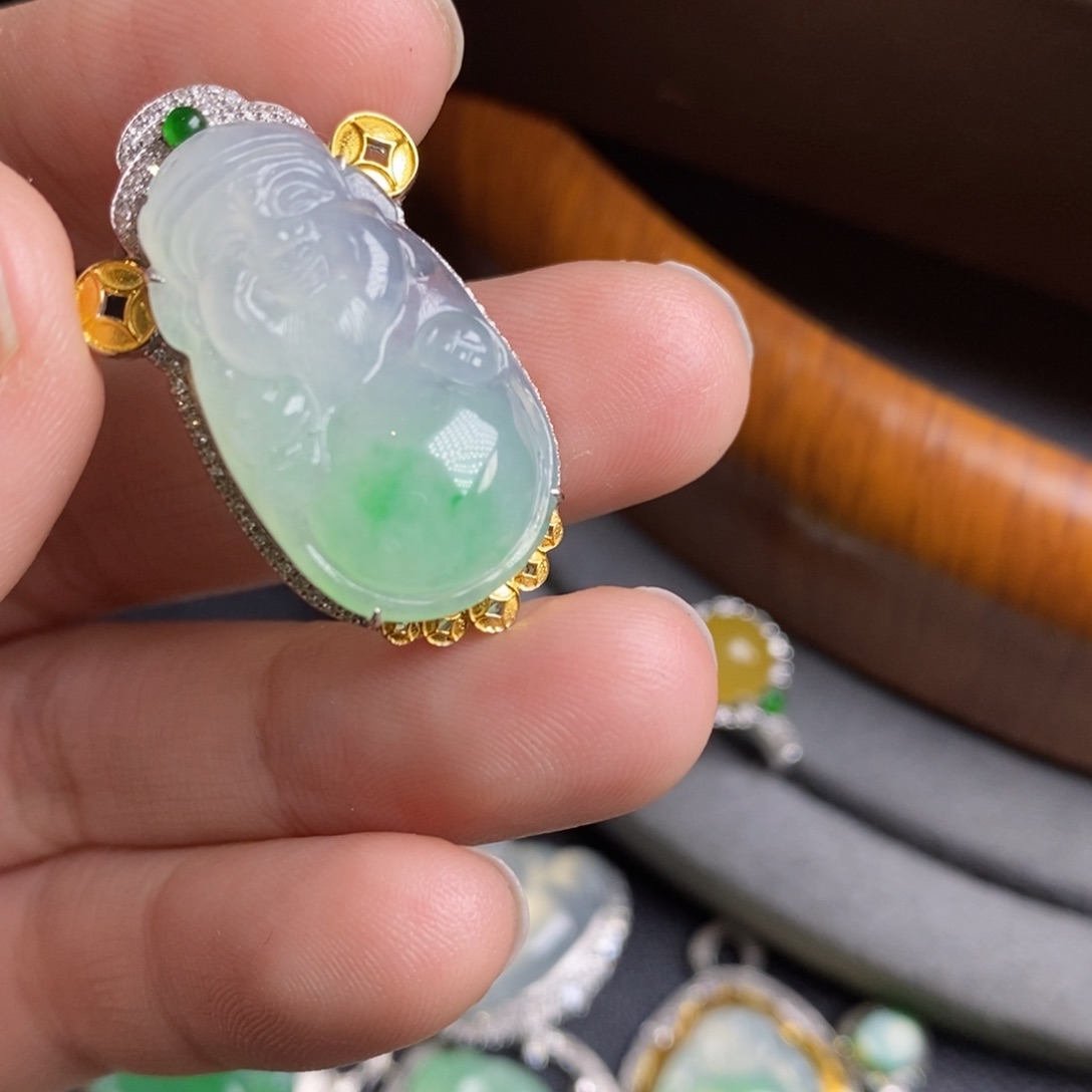 翡翠颈饰18K金镶嵌18Ｋ金财神吊坠