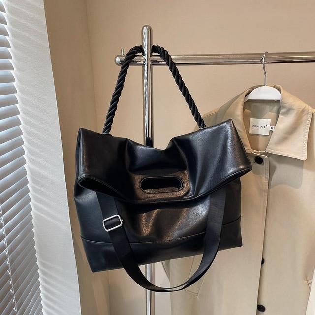 包包2025新款秋冬女款女士大容量手提单肩通勤电脑大包水桶托特包