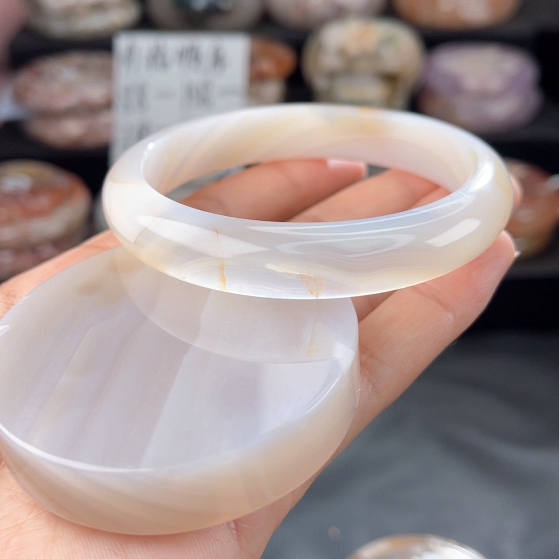 石英质玉手镯未镶嵌60