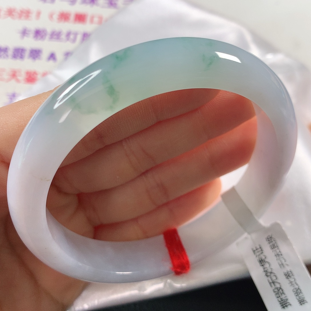 翡翠手镯未镶嵌 正圈 需包容砂眼①①⑧