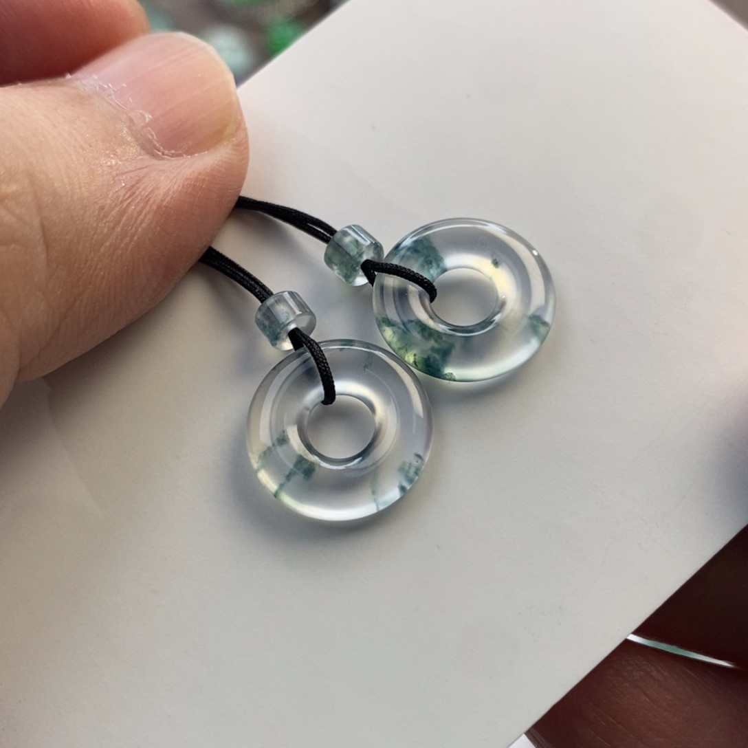 翡翠未镶嵌颈饰甜甜圈