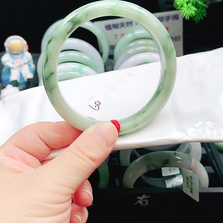 翡翠未镶嵌手镯05