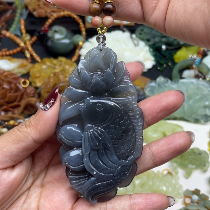 蛇纹石玉未镶嵌颈饰