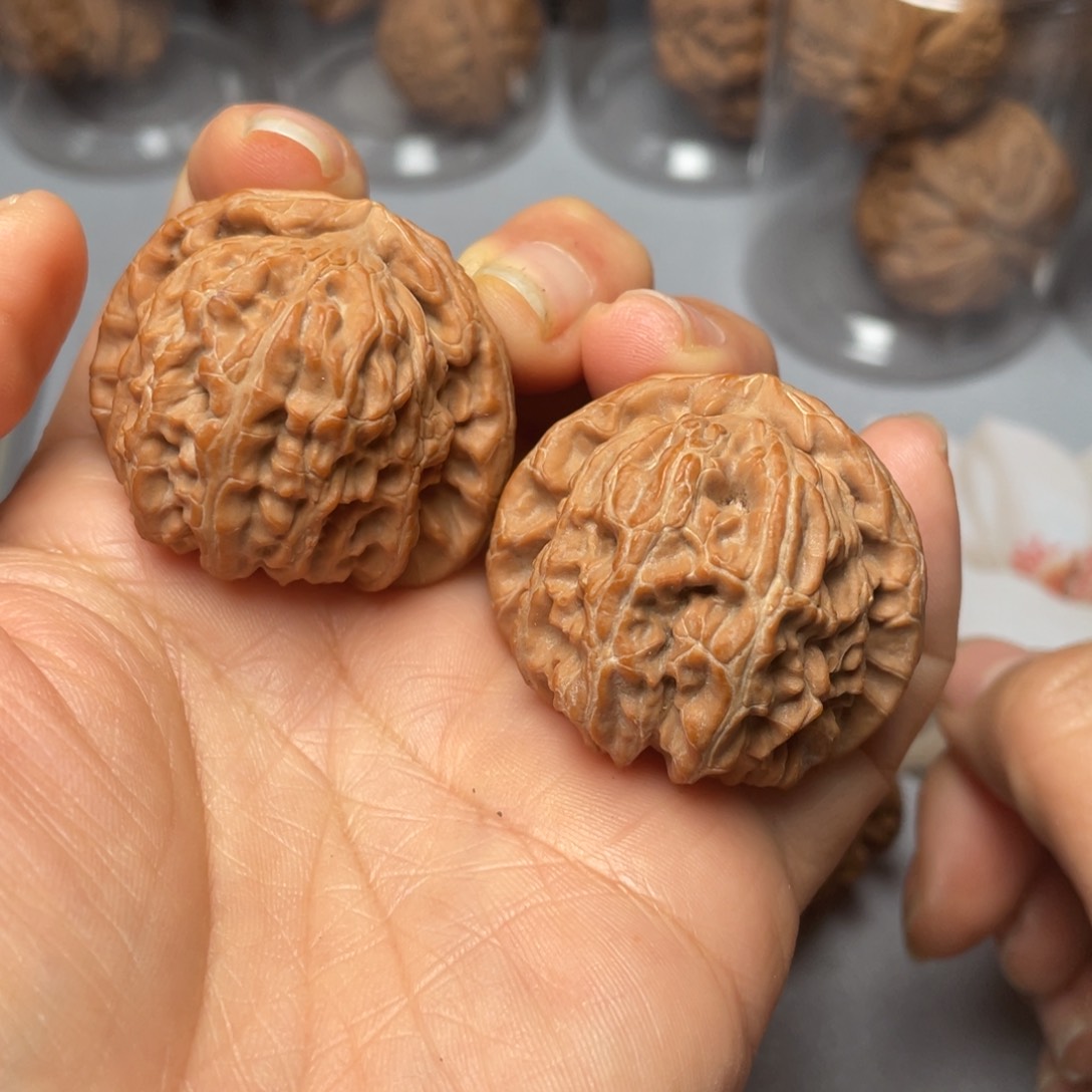 【闪购商品】文玩核桃吊坠球白……