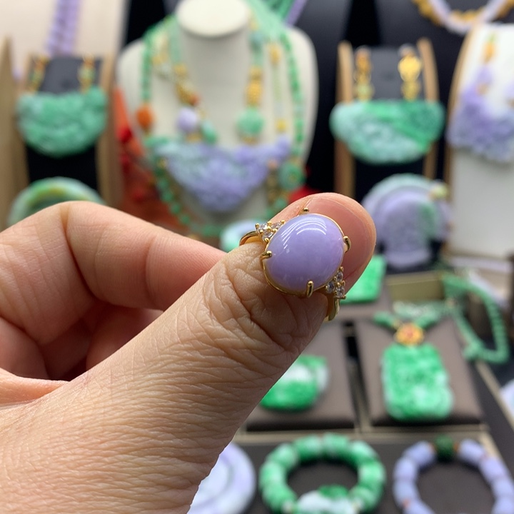 翡翠颈饰未镶嵌翡翠戒指