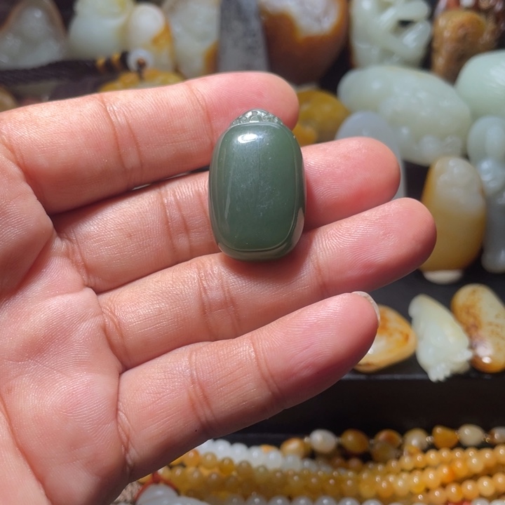 和田玉未镶嵌珠宝奇石