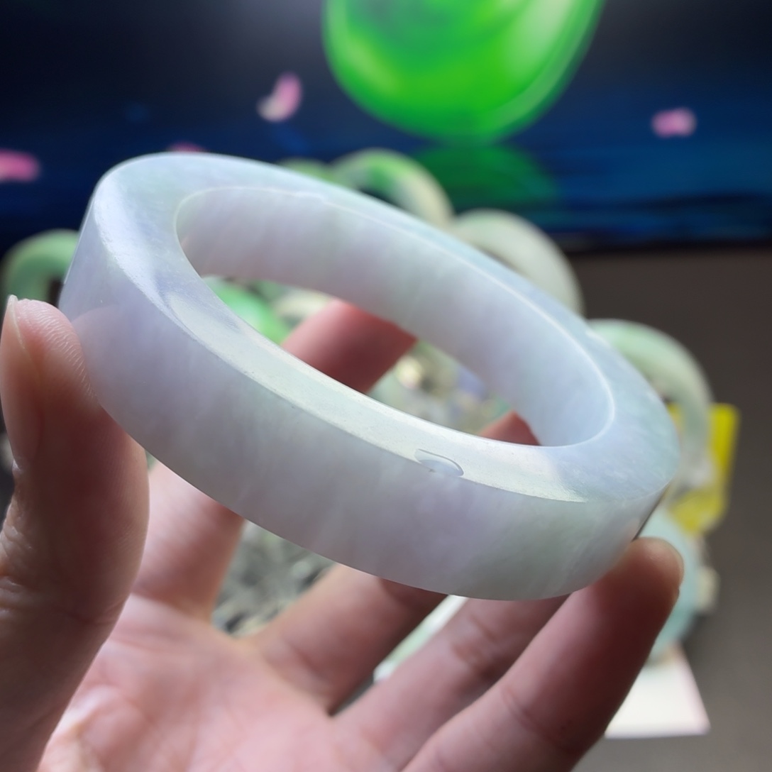 定制翡翠未镶嵌手镯春彩