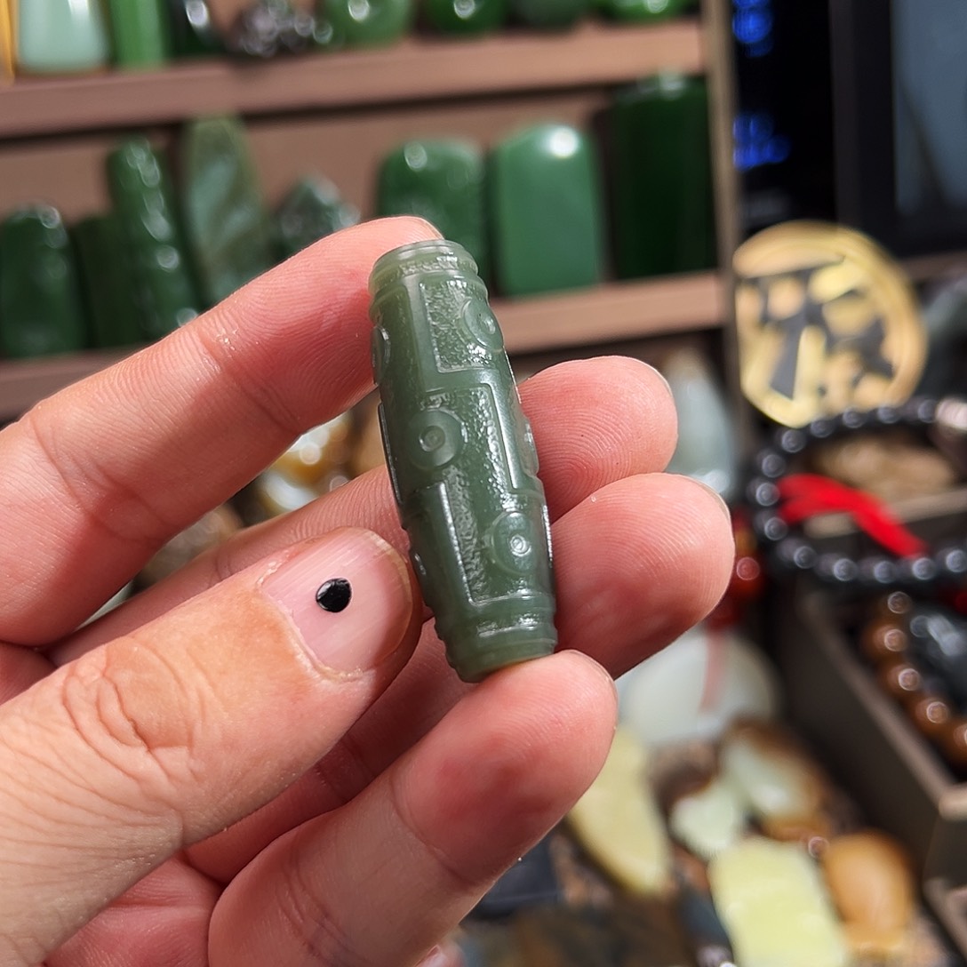 和田玉颈饰未镶嵌新疆且末蓝料九眼勒子