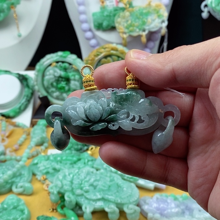 翡翠颈饰未镶嵌翡翠吊坠挂件