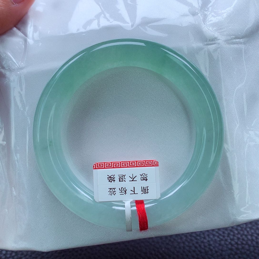 翡翠手镯未镶嵌M**O天然翡翠