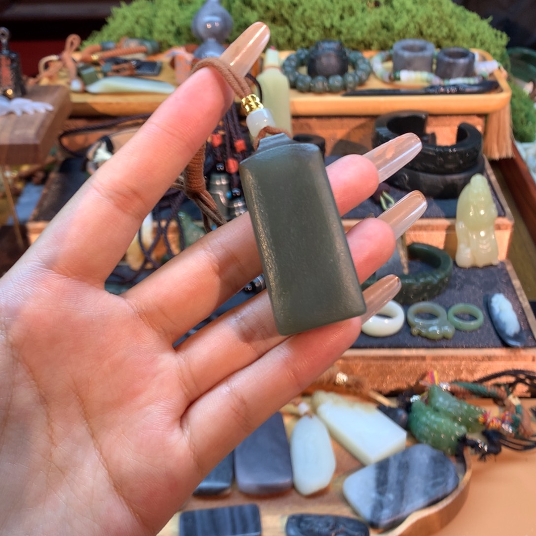 和田玉（糖玉）未镶嵌挂件