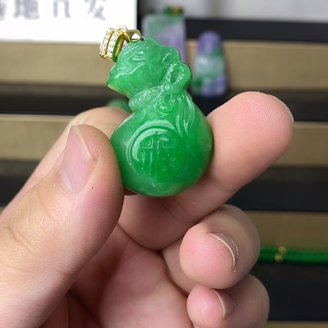 翡翠银S925镶嵌吊坠(赠链)