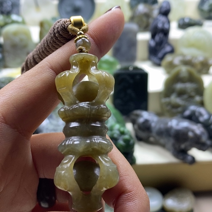 和田玉颈饰未镶嵌