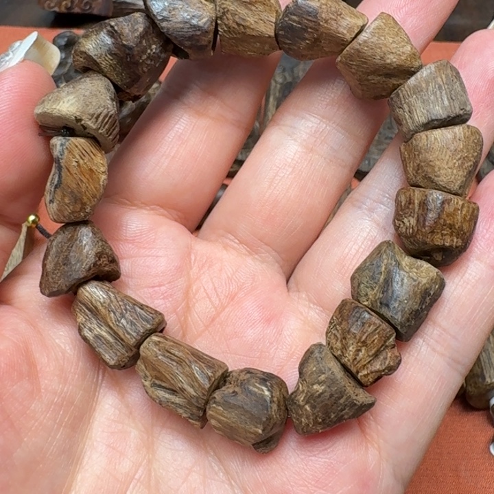 大叶紫檀（黑酸枝木类）
