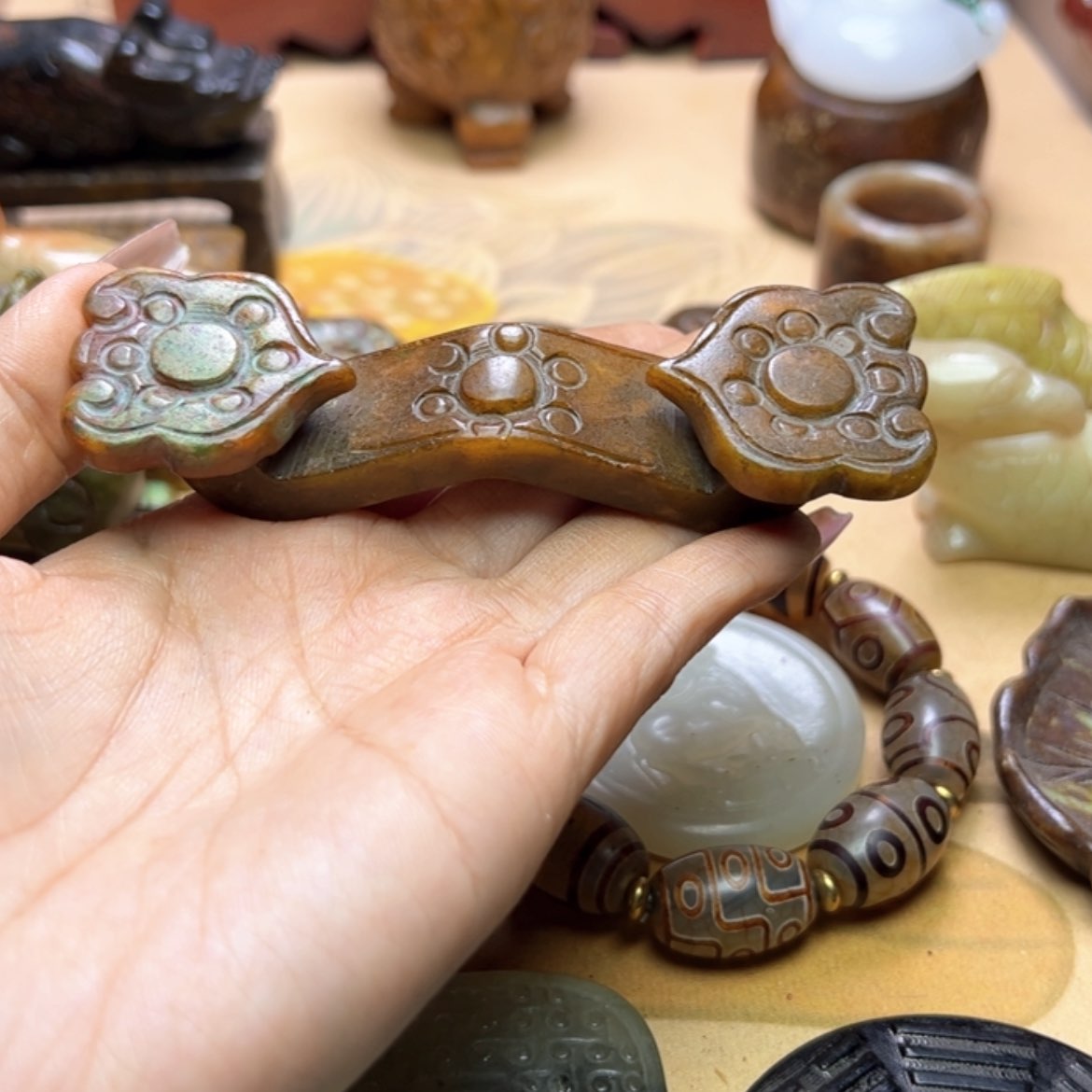 【闪购商品】蛇纹石玉颈饰未镶嵌