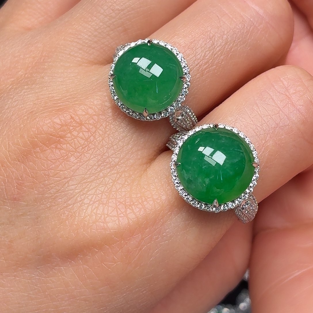 翡翠18K金镶嵌戒指