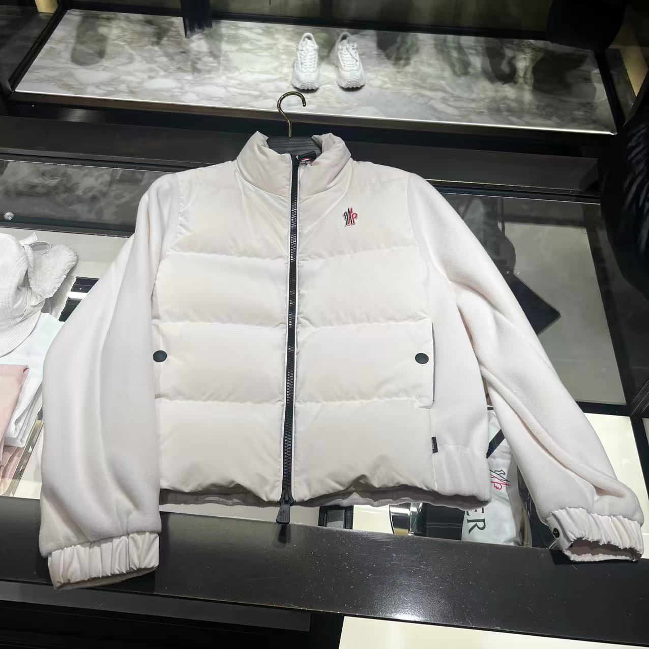 未使用 MONCLER 25秋冬滑雪系列女生羽绒服外套maglia cardigan