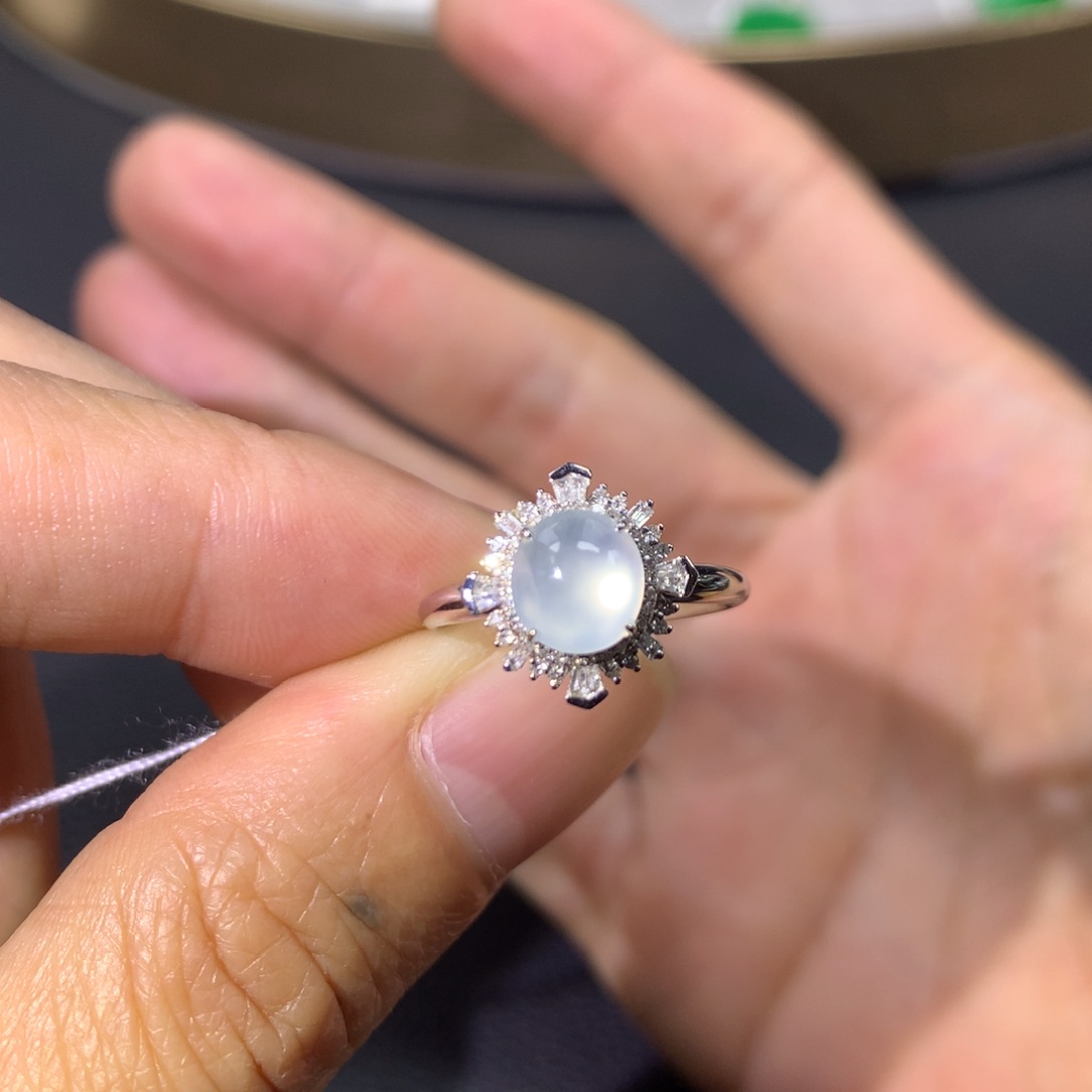 翡翠戒指18K金镶嵌翡翠