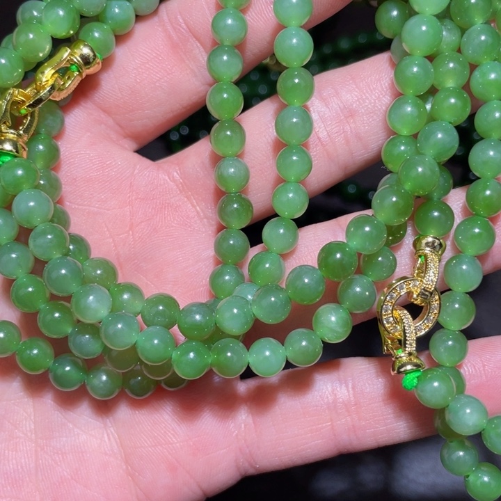 爱***人和田玉未镶嵌颈饰