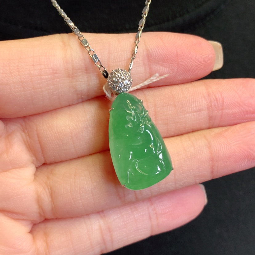 【闪购商品】翡翠18K金镶嵌颈饰小鹿