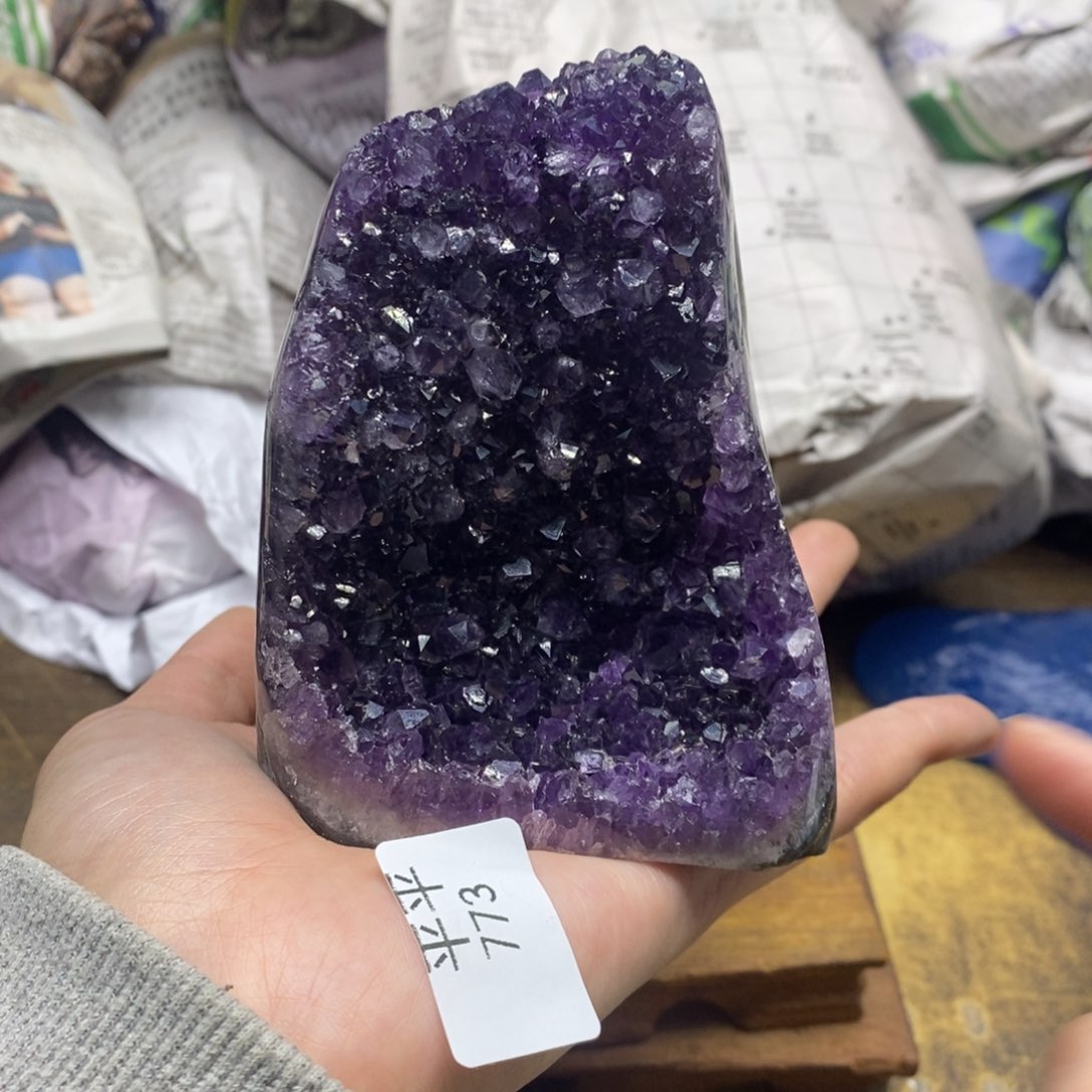 紫晶乌拉圭未镶嵌