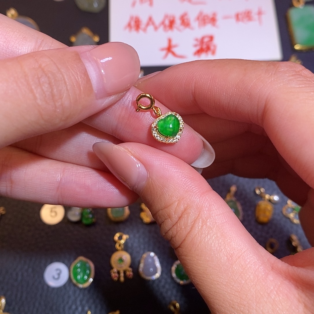 翡翠银S925镶嵌颈饰