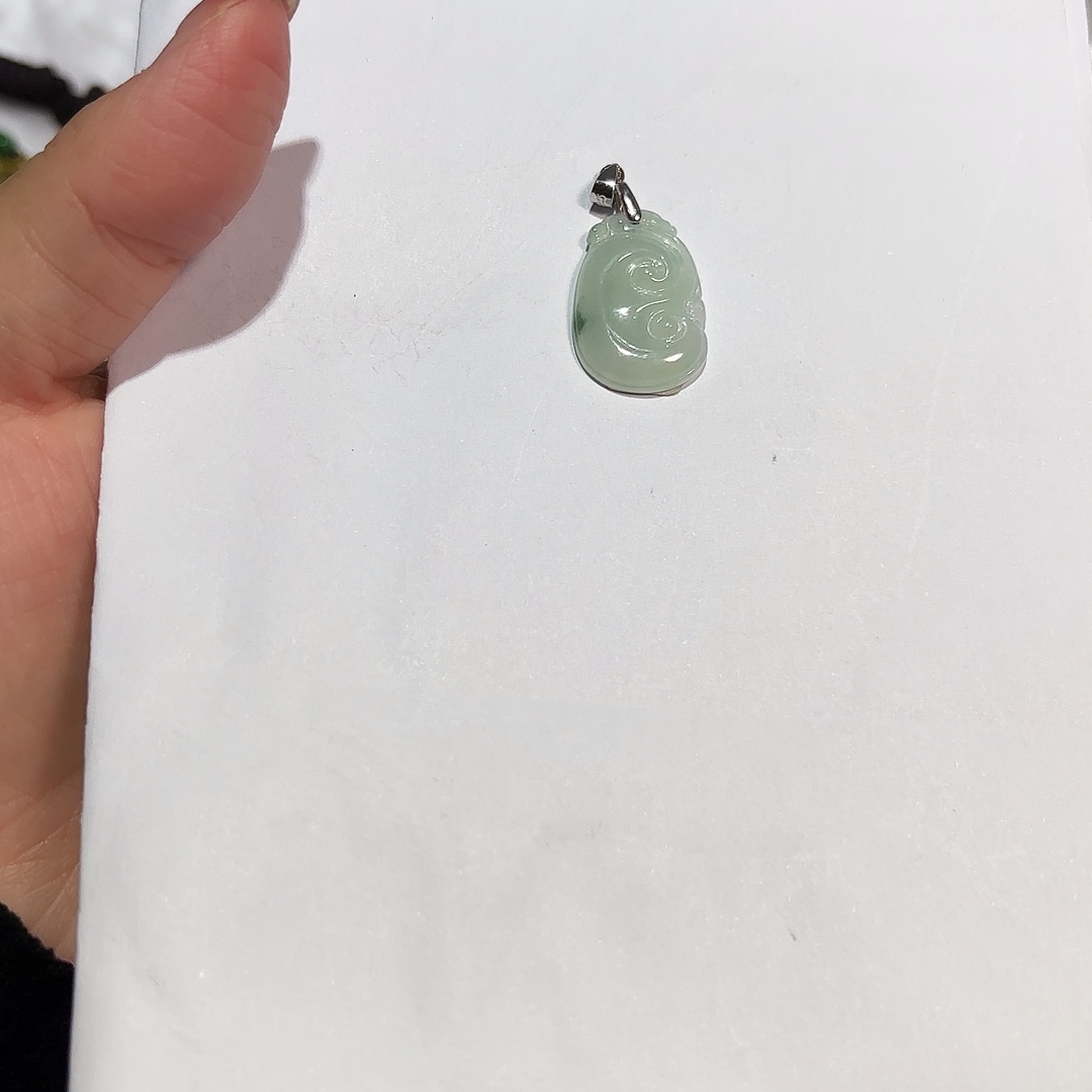 翡翠未镶嵌颈饰A货翡翠镶嵌颈饰