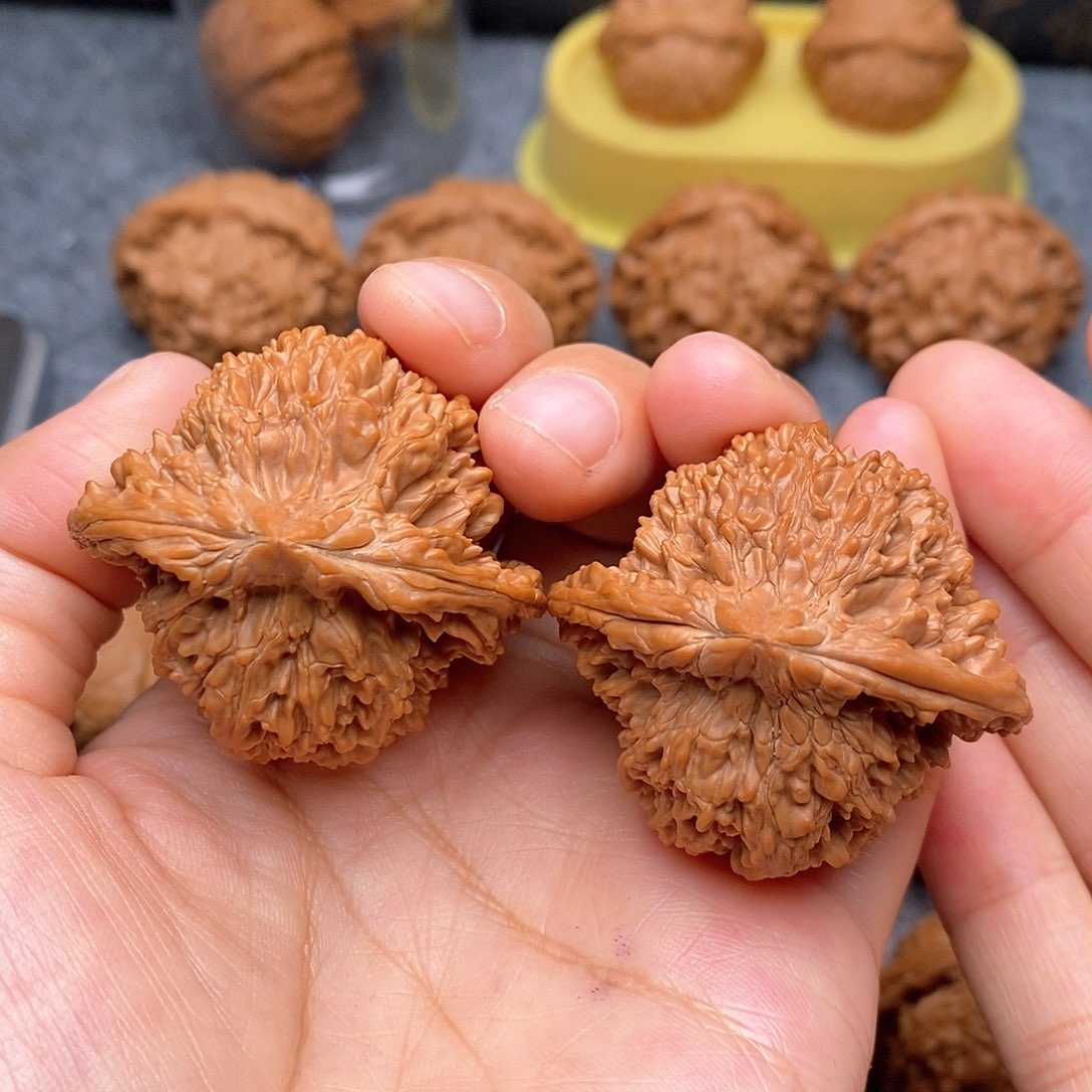 文玩核桃把件满天星43全品