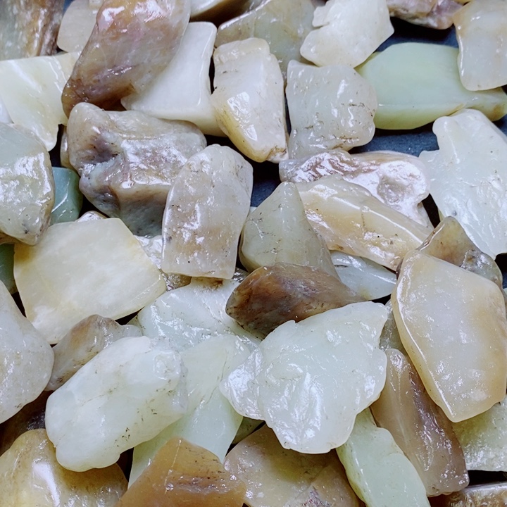 和田玉未镶嵌珠宝奇石