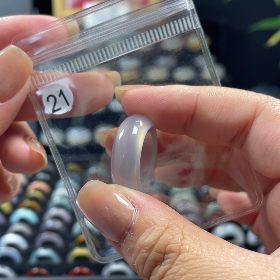 玛瑙/玉髓未镶嵌戒指21号港码15直径17.1（非质量问题.不退不换）